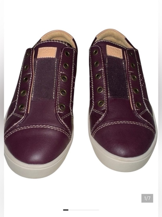 Spenco Shoes - EUC Women’s Spenco Leather Malibu Lux Sneakers Size W 5 Burgundy Color